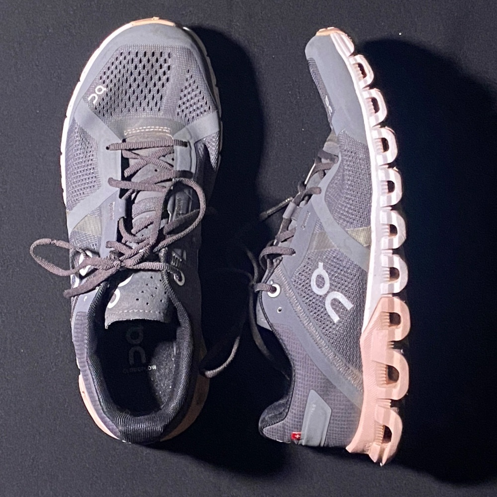 On Running Women's Gray and Pink Athletic Shoes Size 7